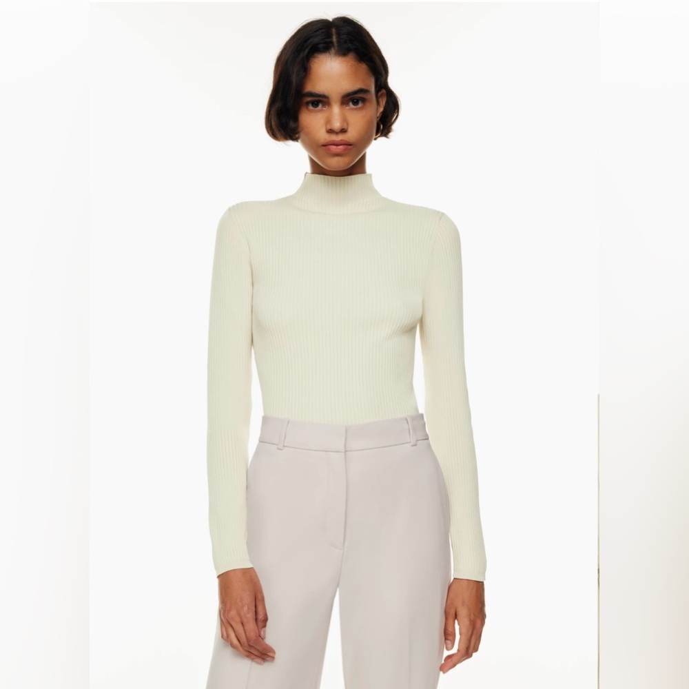 ARITZIA BABATON Amer Sculpt Knit Mockneck
Sweater. Size S in Taupe Brown. NWOT.